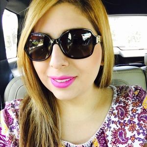 Meet your Posher, Paula